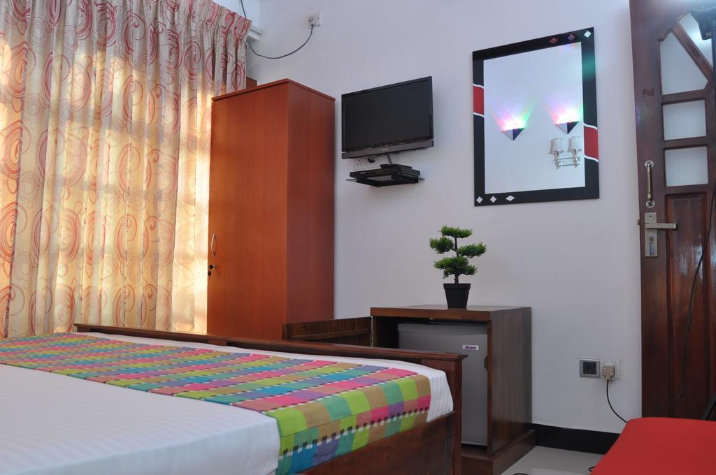 Guest Ryan Hotel Katunayaka Quarto foto